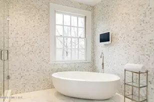 13 Wyckham Hill Ln, Greenwich, CT 06831 - Photo 17