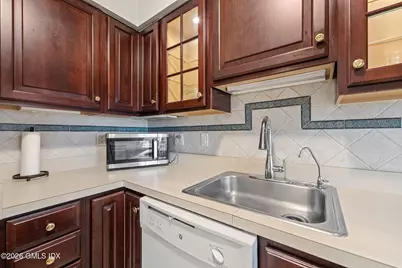 1535 E Putnam Avenue #APT 307, Old Greenwich, CT 06870 - Photo 15