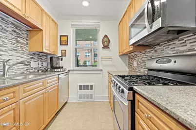 3 Putnam Hill #2G, Greenwich, CT 06830 - Photo 7