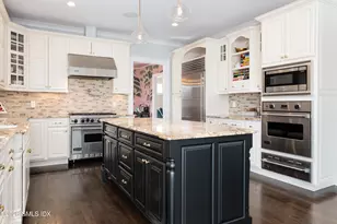 9 Davenport Dr, Stamford, CT 06902 - Photo 9