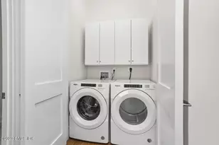 88 S Water St, Greenwich, CT 06830 - Photo 13