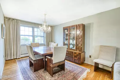 9 Stuart Drive, Old Greenwich, CT 06870 - Photo 5