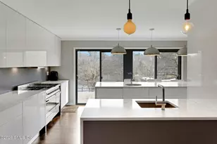 83 Burning Tree Rd, Greenwich, CT 06830 - Photo 11