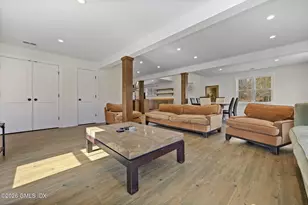 39 Hunting Ridge Rd, Greenwich, CT 06831 - Photo 17