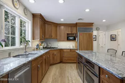 32 Winthrop Drive, Greenwich, CT 06878 - Photo 9