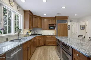 32 Winthrop Dr, Greenwich, CT 06878 - Photo 9