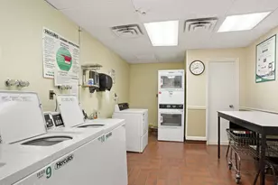 2 Putnam Hill, Greenwich, CT 06830 - Photo 23