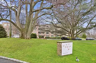 2 Putnam Hill, Greenwich, CT 06830 - Photo 25