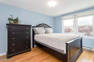 5 Wellington Pl, Greenwich, CT 06830 - Photo 9