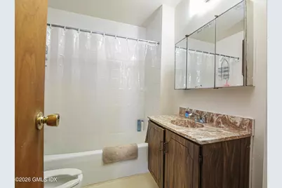 64 Le Grande Avenue, Greenwich, CT 06830 - Photo 11