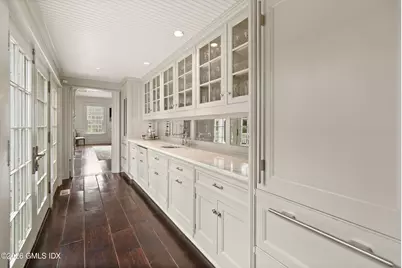 4 Cherry Blossom Lane, Greenwich, CT 06831 - Photo 9