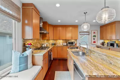 105 W Lyon Farm Drive #105, Greenwich, CT 06831 - Photo 5