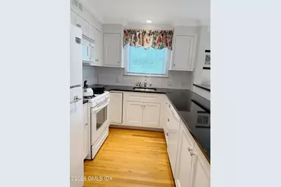 111 Havemeyer Place #Carriage House, Greenwich, CT 06830 - Photo 7