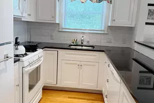 111 Havemeyer Pl, Greenwich, CT 06830 - Photo 7