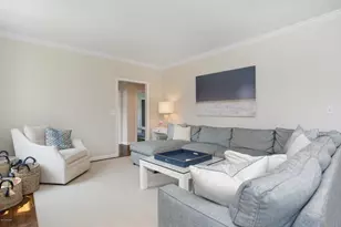 32 Highview Ave, Old Greenwich, CT 06870 - Photo 9