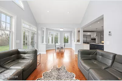 27 Macarthur Drive, Old Greenwich, CT 06870 - Photo 13