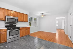 21 W Division St, Greenwich, CT 06830 - Photo 15
