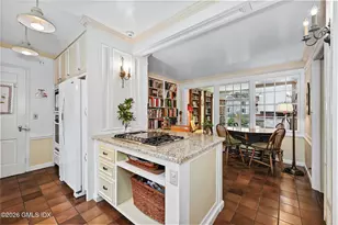 14 Upland Dr, Greenwich, CT 06831 - Photo 11