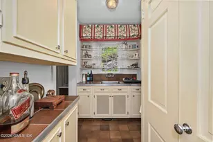 14 Upland Dr, Greenwich, CT 06831 - Photo 13