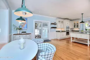 7 Heusted Dr, Old Greenwich, CT 06870 - Photo 9