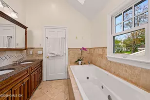 34 MacArthur Dr, Old Greenwich, CT 06870 - Photo 19