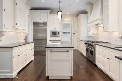 215 Milbank Avenue #E, Greenwich, CT 06830 - Photo 7
