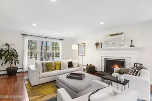 2 Daffodil Ln, Greenwich, CT 06807 - Photo 5
