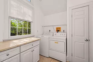 1031 North Street, Greenwich, CT 06831 - Photo 9