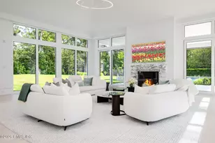 8 Fox Run Ln, Greenwich, CT 06831 - Photo 13