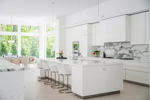 8 Fox Run Ln, Greenwich, CT 06831 - Photo 15