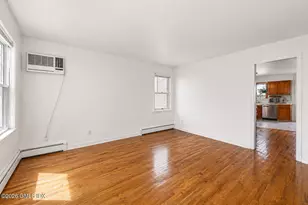 21 W Division St, Greenwich, CT 06830 - Photo 3