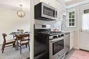 289 Bridge St, Stamford, CT 06905 - Photo 5