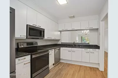 51 Forest Avenue #19, Old Greenwich, CT 06870 - Photo 5