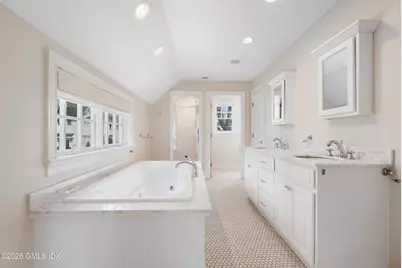71 S Park Avenue, Old Greenwich, CT 06870 - Photo 15