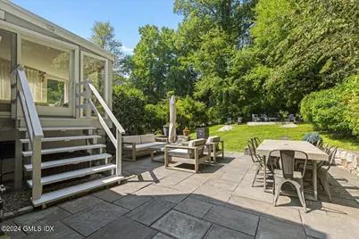 70 Gregory Road, Greenwich, CT 06807 - Photo 29