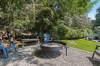 70 Gregory Road, Greenwich, CT 06807 - Photo 33