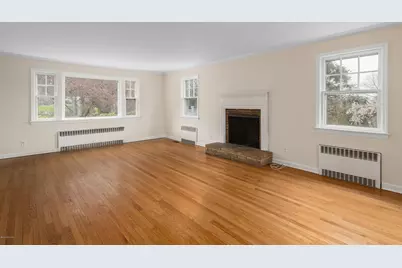 64 Wesskum Wood Road, Greenwich, CT 06878 - Photo 3