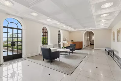 40 W Elm Street #2M, Greenwich, CT 06830 - Photo 5
