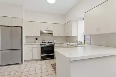 40 W Elm Street #2M, Greenwich, CT 06830 - Photo 17