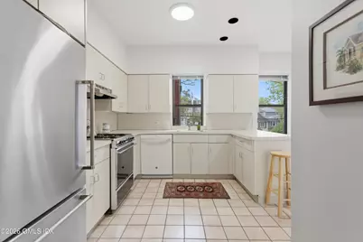 40 W Elm Street #2M, Greenwich, CT 06830 - Photo 15