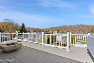 23 Nicholas Ave, Greenwich, CT 06831 - Photo 3