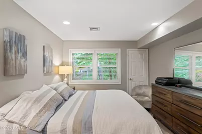 351 Pemberwick Road #818, Greenwich, CT 06831 - Photo 15