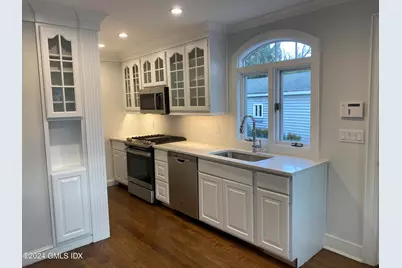124 Shore Road, Old Greenwich, CT 06870 - Photo 3