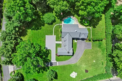 2 Loch Lane, Greenwich, CT 06830 - Photo 5