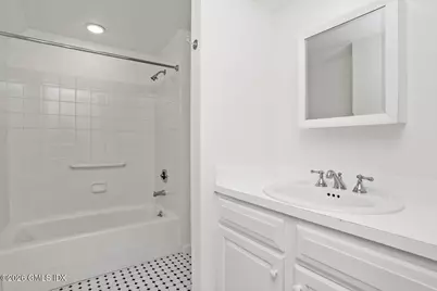 22 Grigg Street #2nd floor, Greenwich, CT 06830 - Photo 9