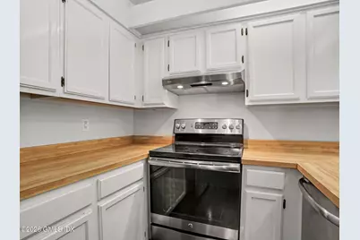1465 E Putnam Avenue #207, Old Greenwich, CT 06870 - Photo 11