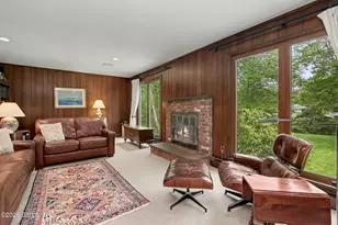 45 Carriage Dr Sout, Stamford, CT 06902 - Photo 15