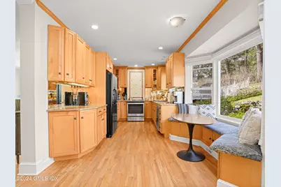 52 Hunt Terrace, Greenwich, CT 06831 - Photo 5