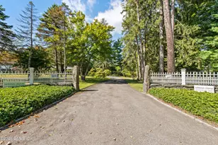 122 Round Hill Rd, Greenwich, CT 06831 - Photo 37