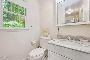 25 Center Dr, Old Greenwich, CT 06870 - Photo 17